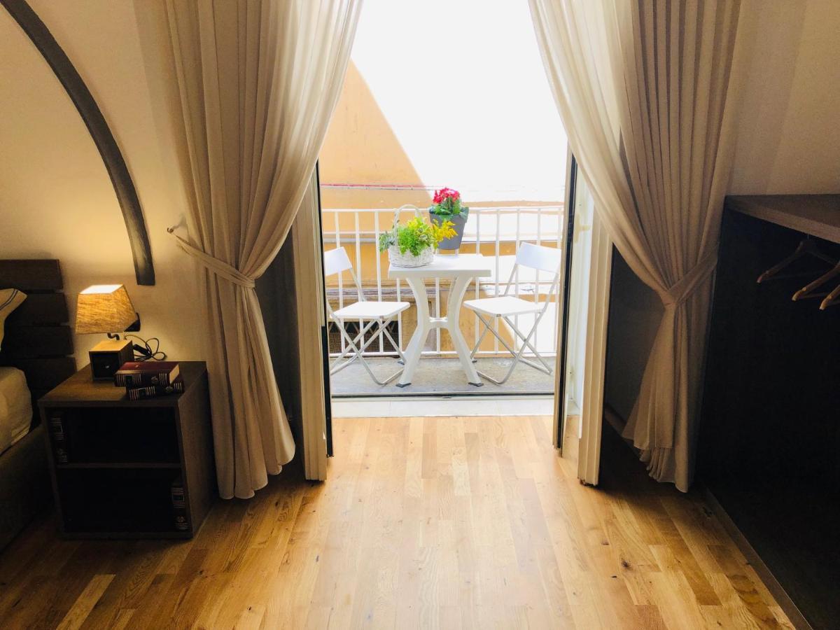 Domus Studio 25 Bed & Breakfast Napels Buitenkant foto