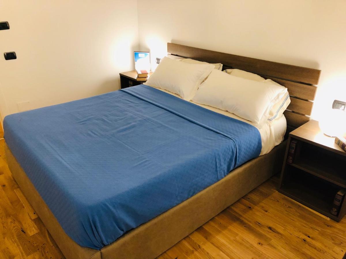 Domus Studio 25 Bed & Breakfast Napels Buitenkant foto