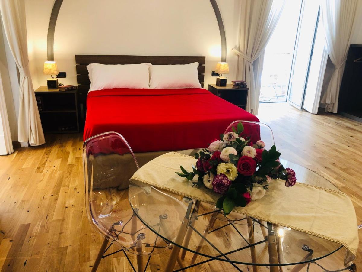 Domus Studio 25 Bed & Breakfast Napels Buitenkant foto