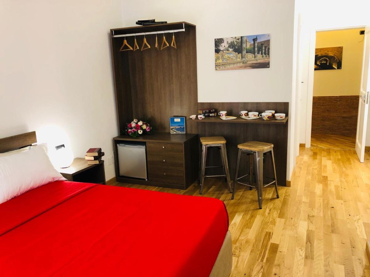 Domus Studio 25 Bed & Breakfast Napels Buitenkant foto