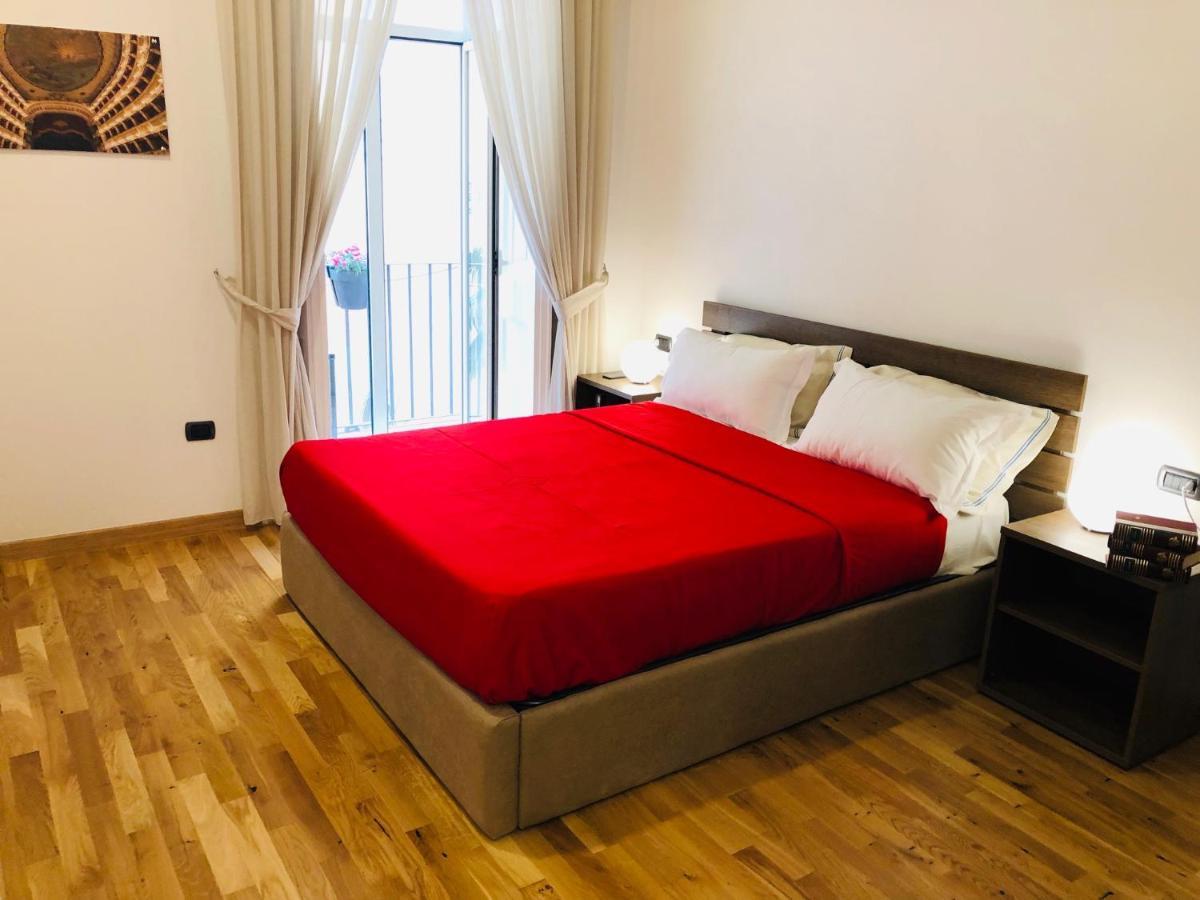 Domus Studio 25 Bed & Breakfast Napels Buitenkant foto