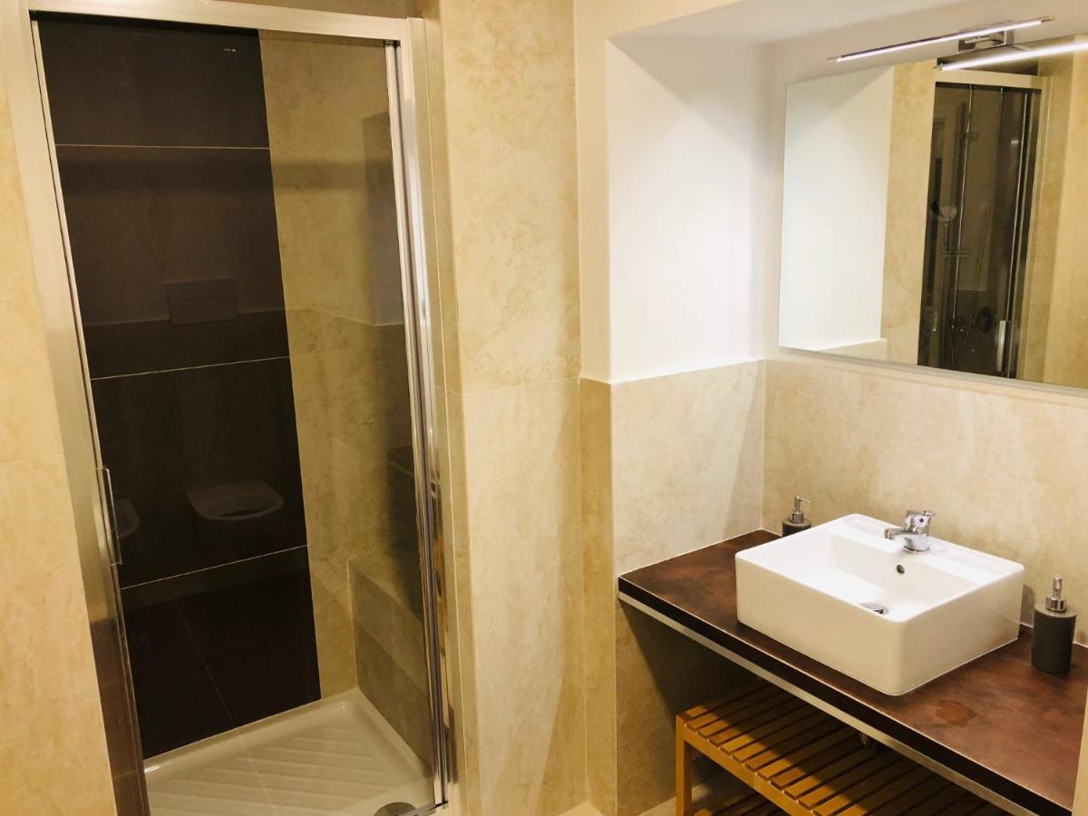 Domus Studio 25 Bed & Breakfast Napels Buitenkant foto