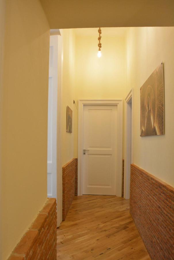 Domus Studio 25 Bed & Breakfast Napels Buitenkant foto