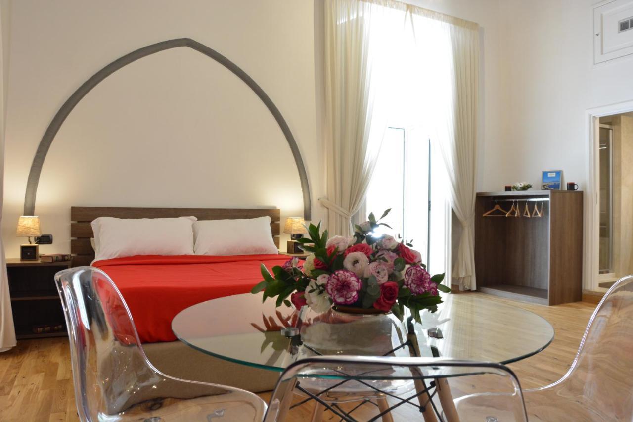 Domus Studio 25 Bed & Breakfast Napels Buitenkant foto