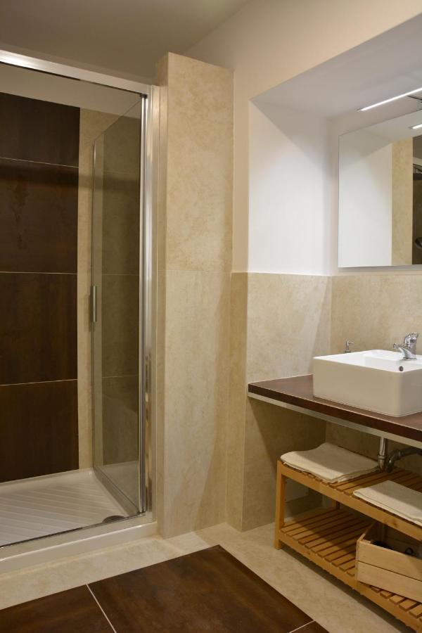 Domus Studio 25 Bed & Breakfast Napels Buitenkant foto