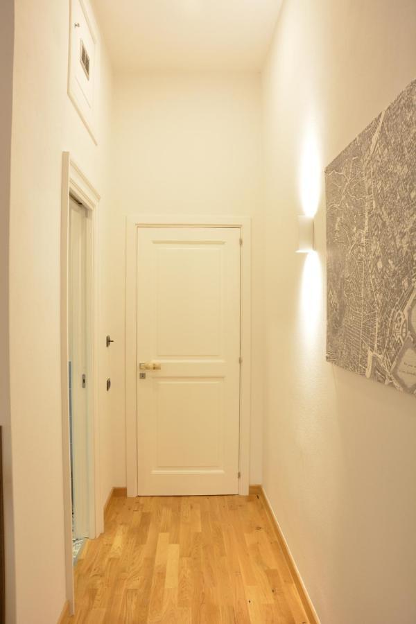 Domus Studio 25 Bed & Breakfast Napels Buitenkant foto