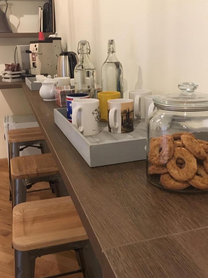 Domus Studio 25 Bed & Breakfast Napels Buitenkant foto